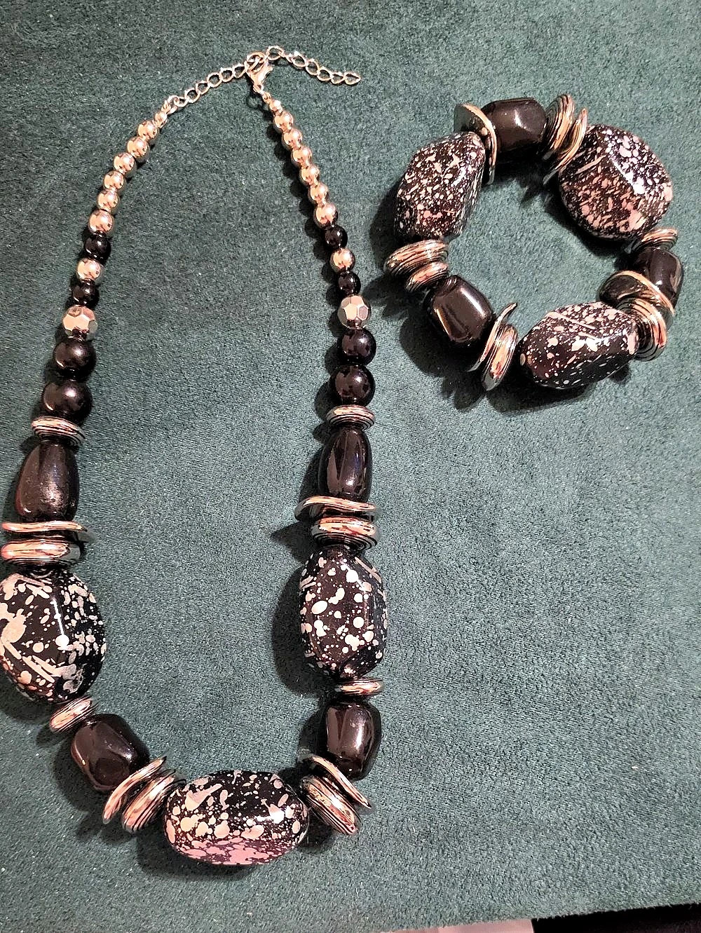 Beaded Necklace & Bracelet Set in Black & Silver
